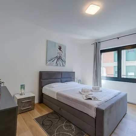 Boutique Homes - Happy *