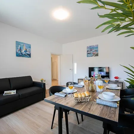 Apartman Boutique Homes - Happy *